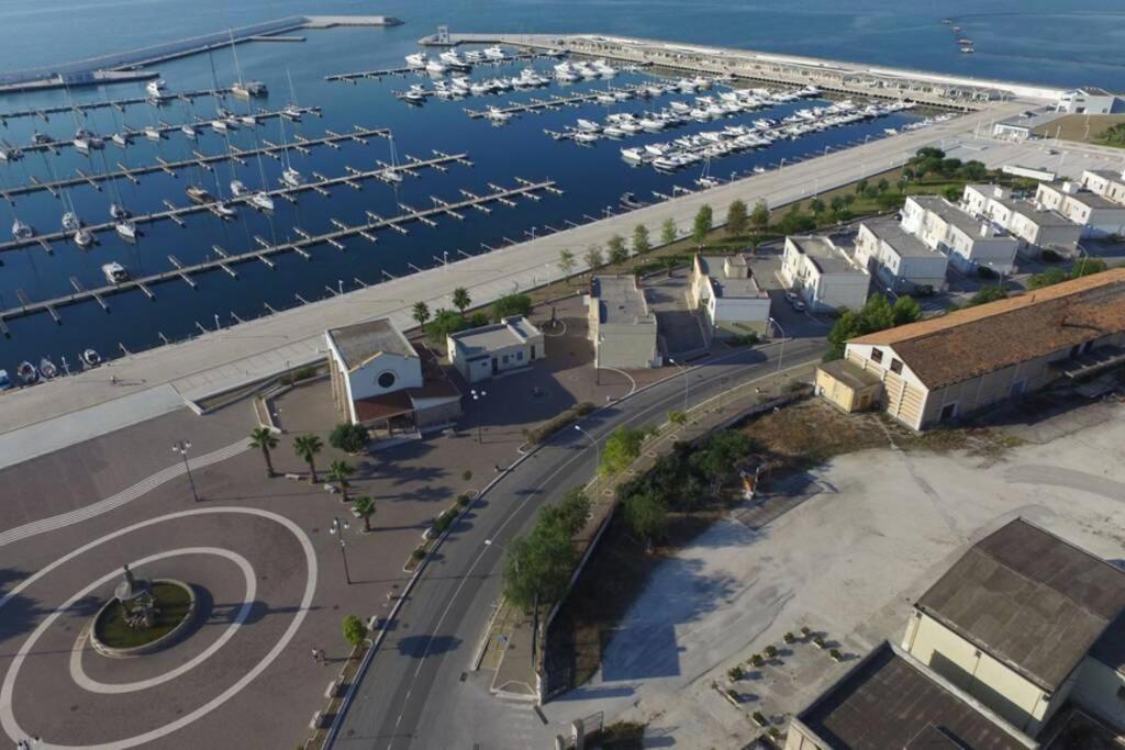 Domus Elegans In Centro Villa Manfredonia Exterior photo