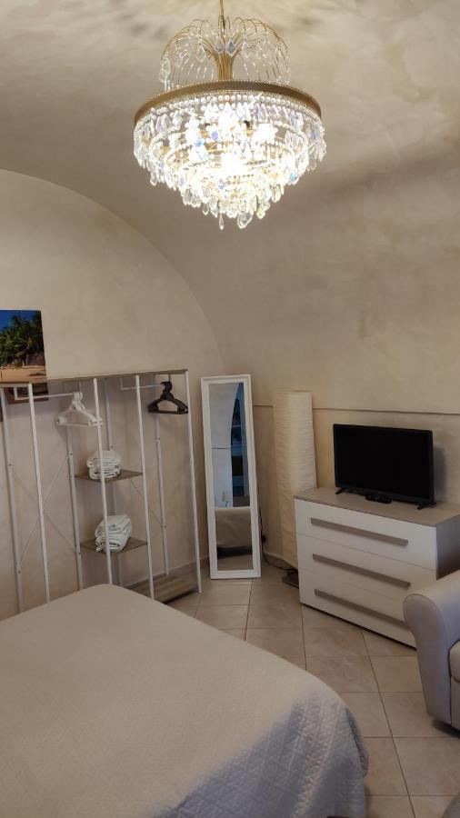 Domus Elegans In Centro Villa Manfredonia Exterior photo
